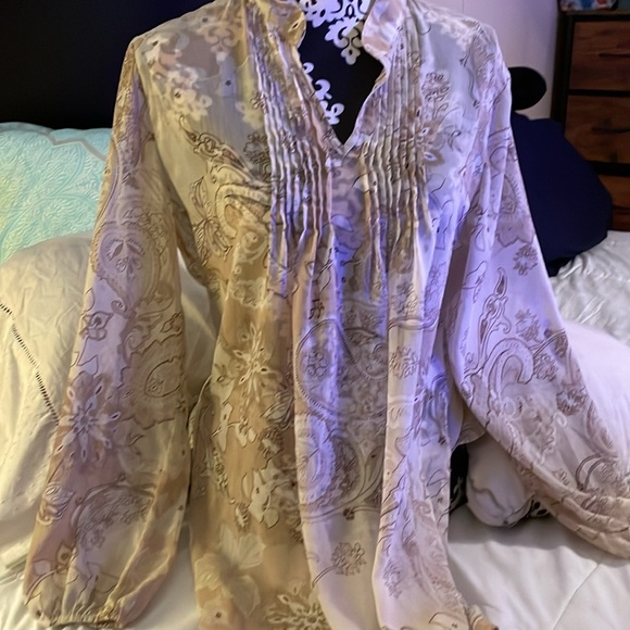 Woman’s sheer tunic shirt - Picture 6 of 8